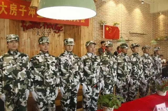 50岁韩星柳泰俊宣布婚讯，与素人妻子隐婚五年，承诺将会补办婚礼